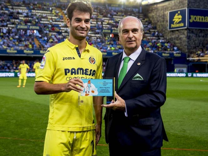ASISA entrega a Manu Trigueros el premio como ‘Jugador más Saludable’ del Villarreal CF
