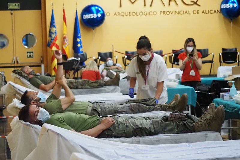 El Centro de Transfusión de Alicante y ASISA recogen casi 300 donaciones de sangre en la maratón del MARQ
