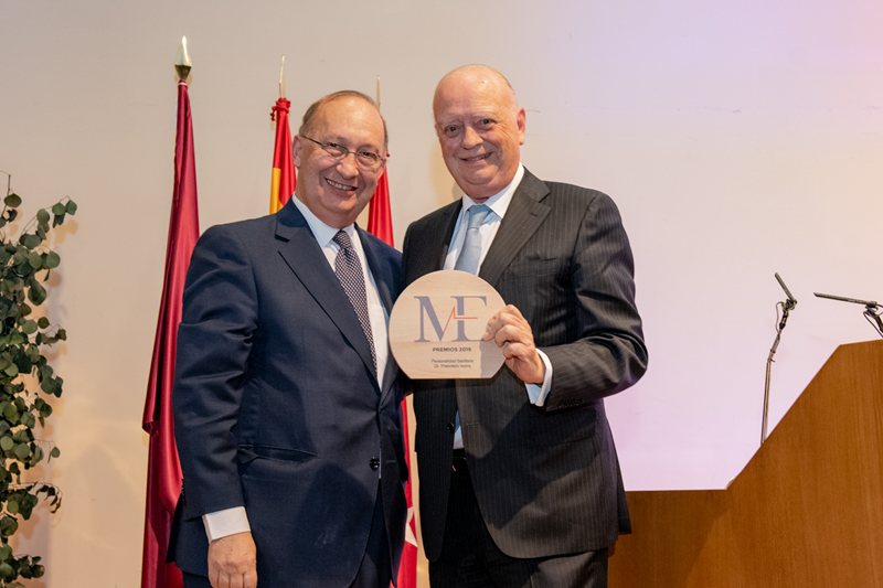 El Dr. Francisco Ivorra recibe el ‘Premio New Medical Economics a la mejor personalidad sanitaria’ 