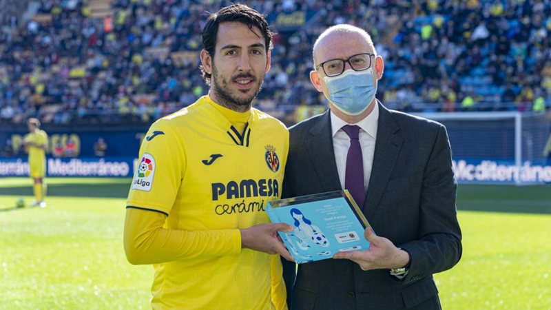 ASISA entrega a Dani Parejo el premio como ‘Jugador más Saludable’ del Villarreal CF